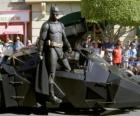 Batman στο Batmobile του